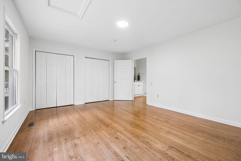 5290 HILLSIDE DRIVE