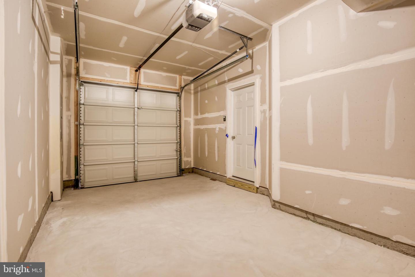 106 ALDERMAN WAY