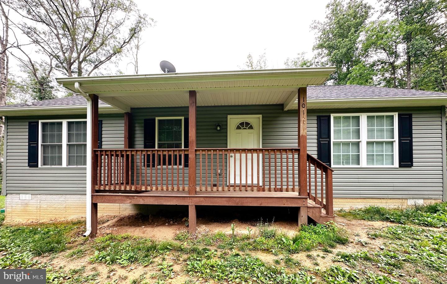 101 BRIER RABBIT COURT