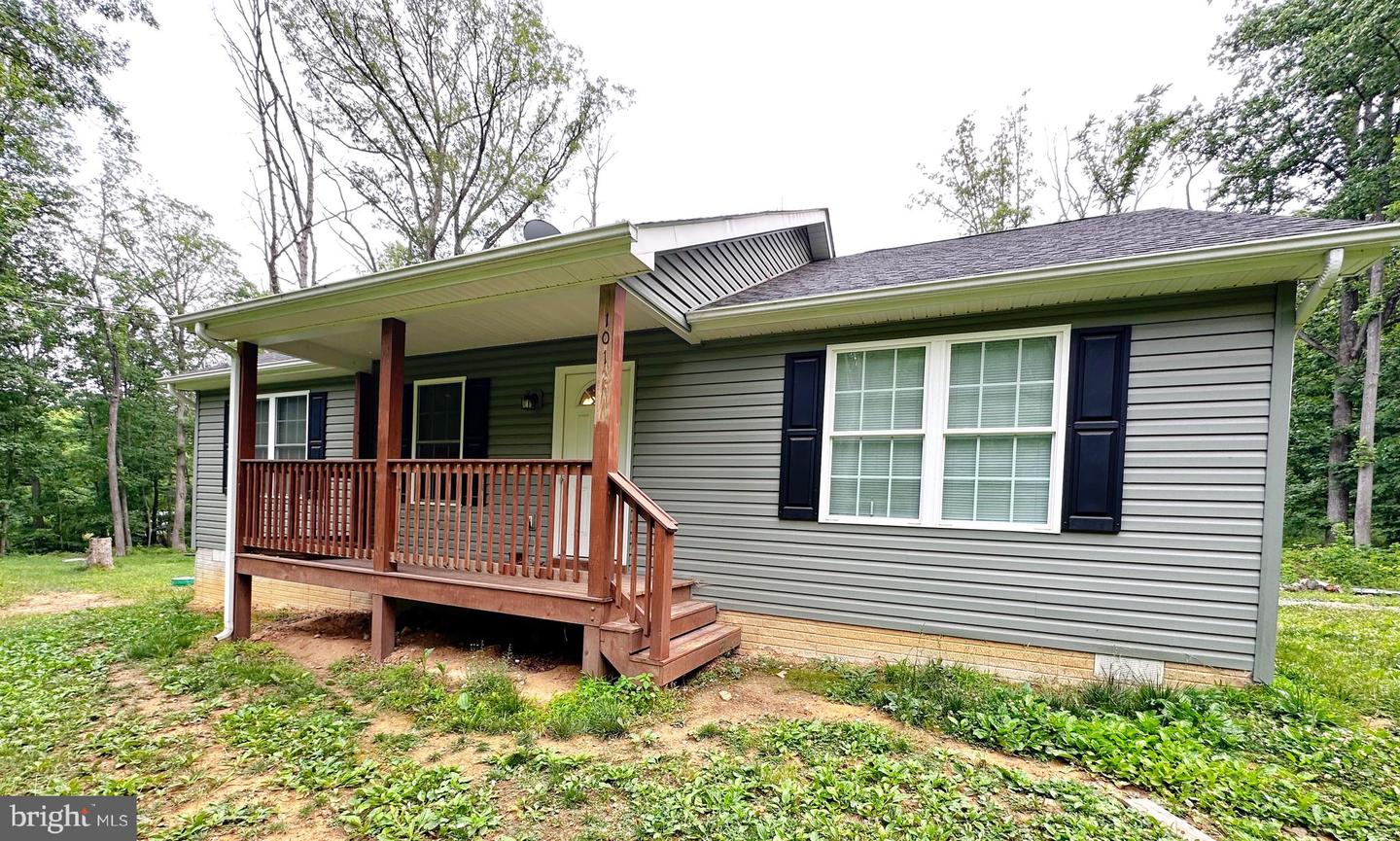 101 BRIER RABBIT COURT