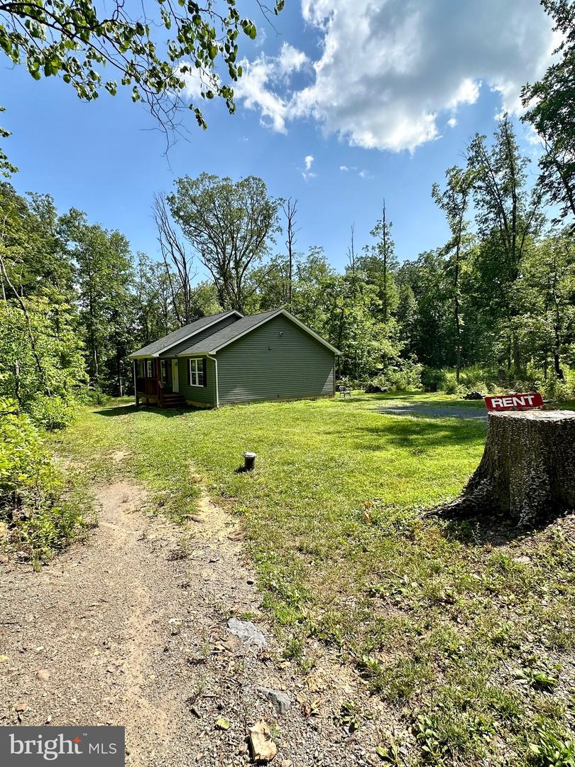101 BRIER RABBIT COURT