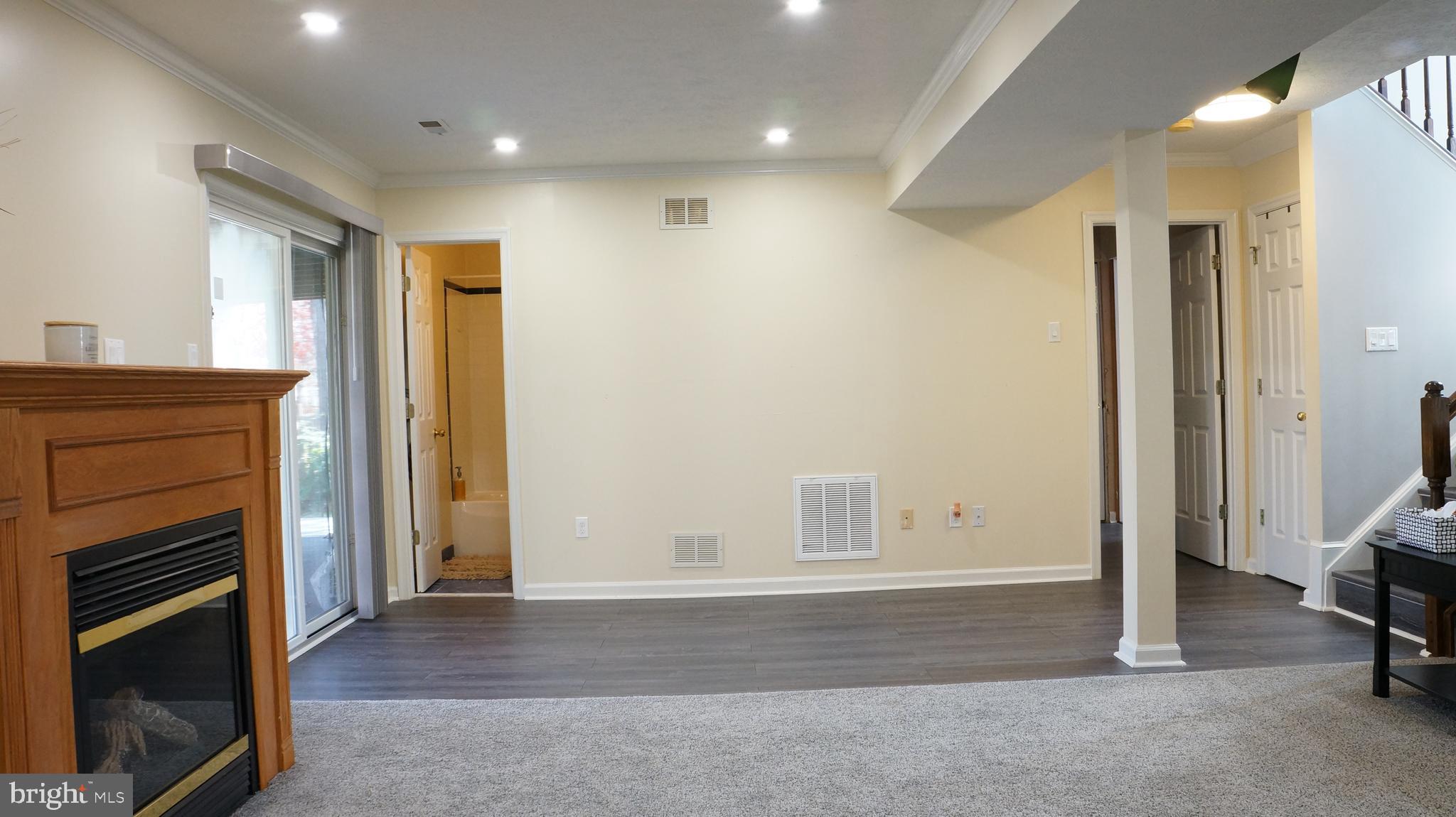 345 Montgomery CIRCLE