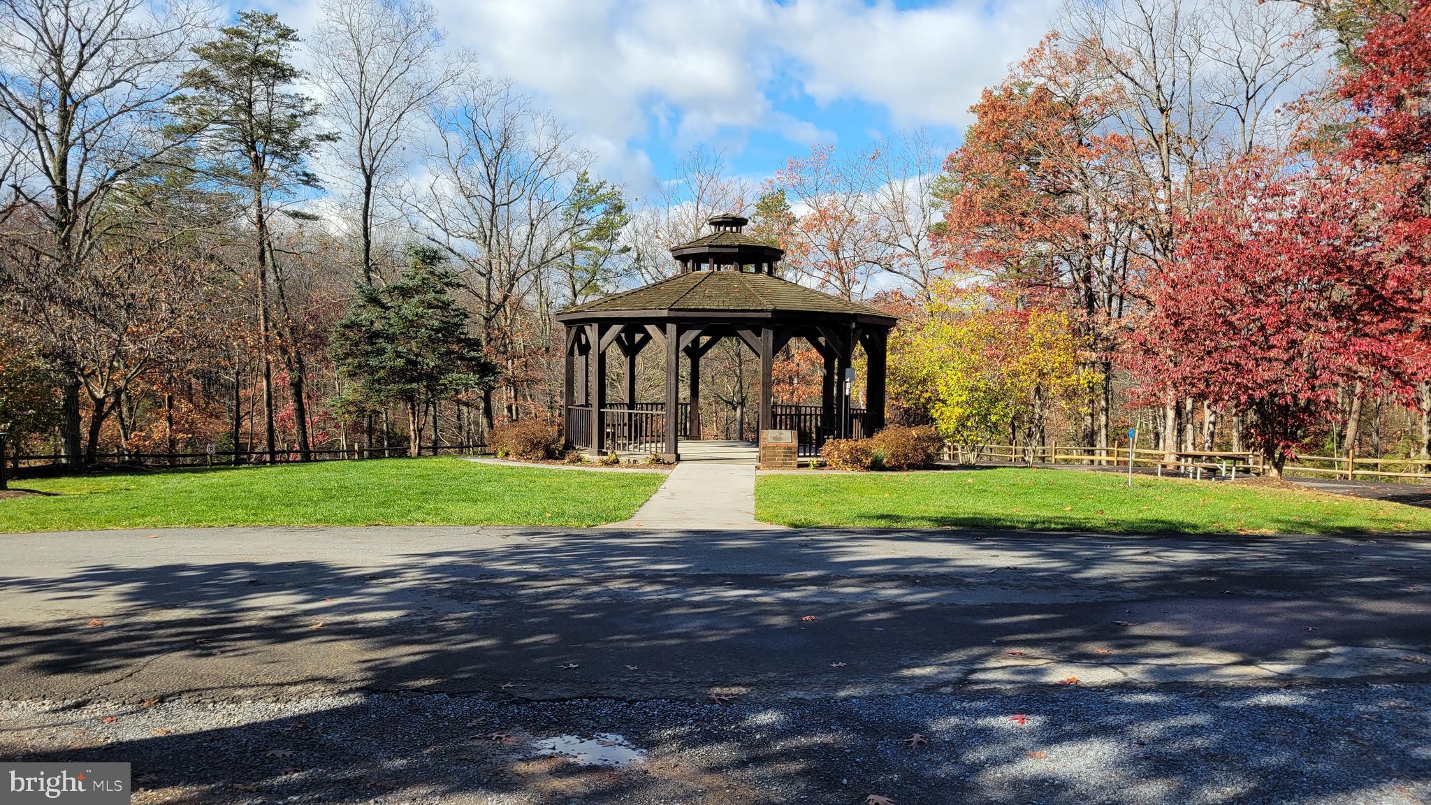 345 Montgomery CIRCLE