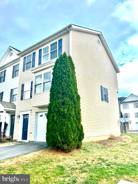 121 Seabreeze LANE