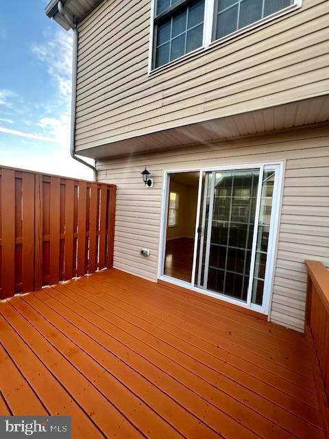 121 Seabreeze LANE