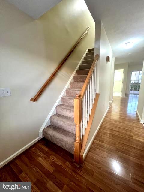 121 Seabreeze LANE