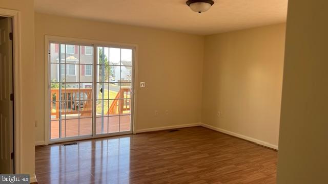 121 Seabreeze LANE