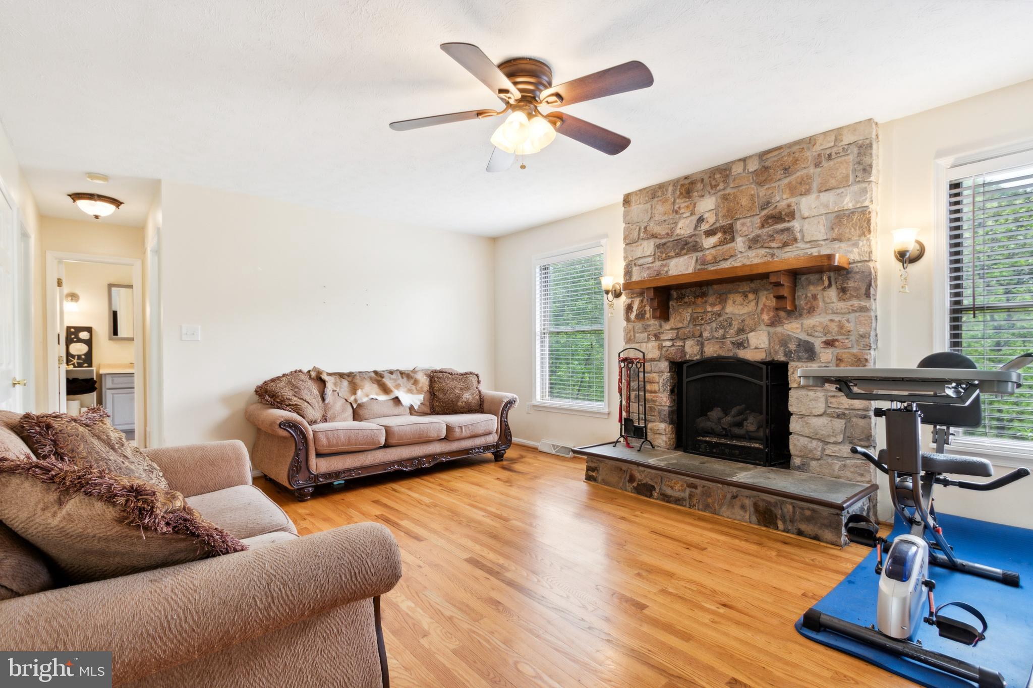 137 Grapevine Ct