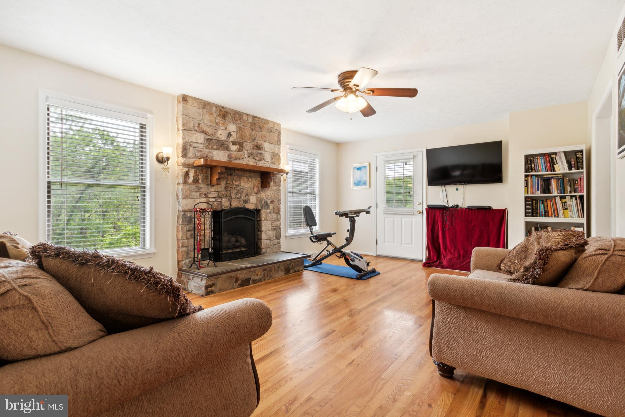 137 Grapevine Ct