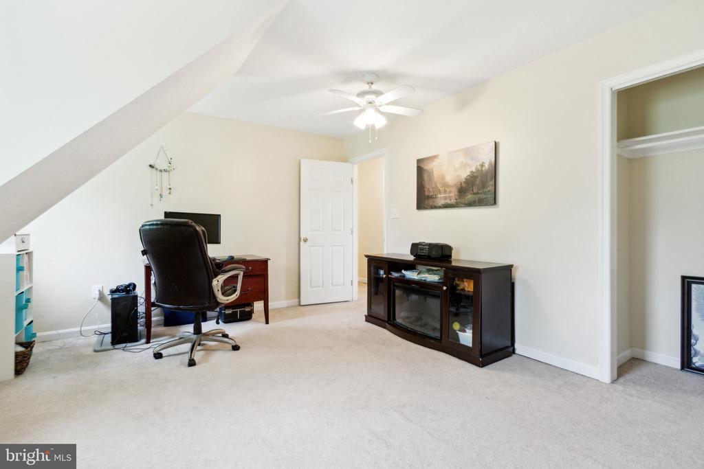 137 Grapevine Ct