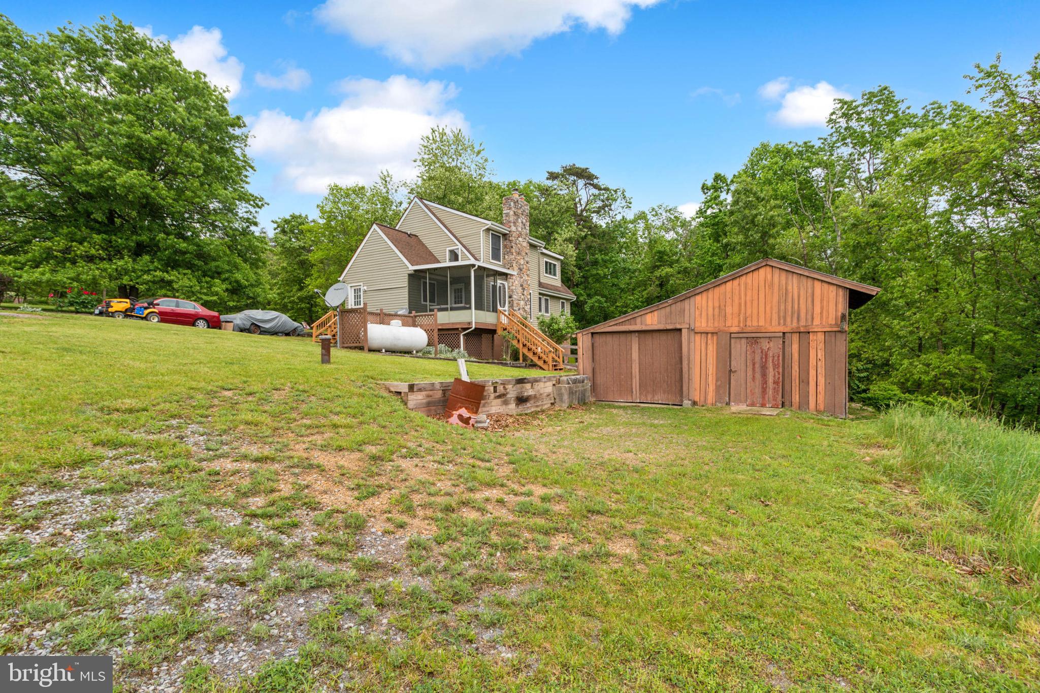 137 Grapevine Ct