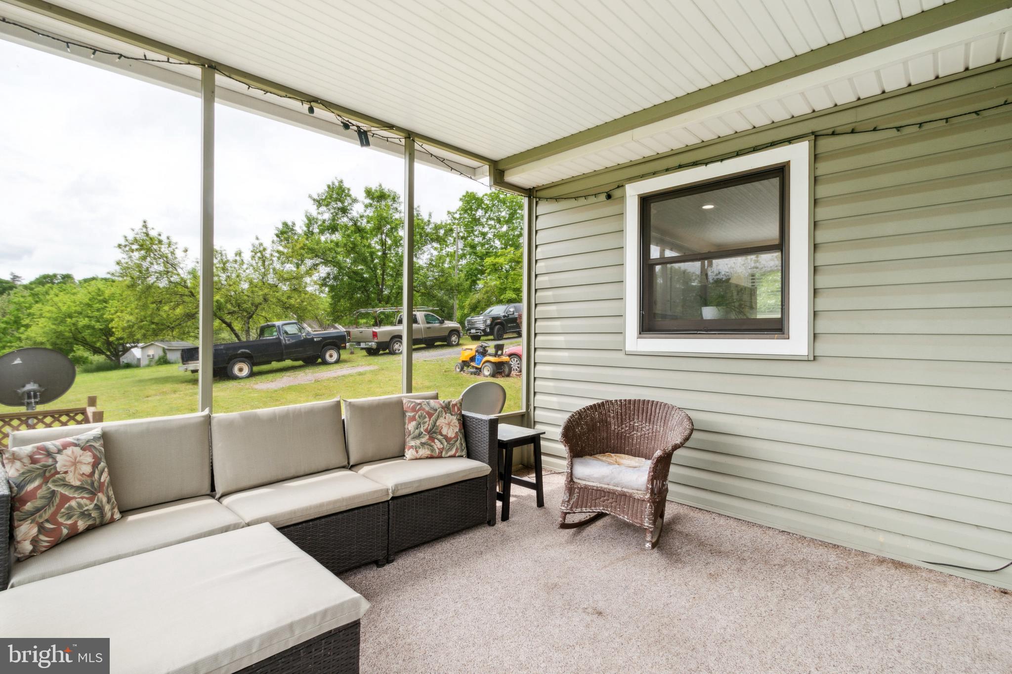 137 Grapevine Ct