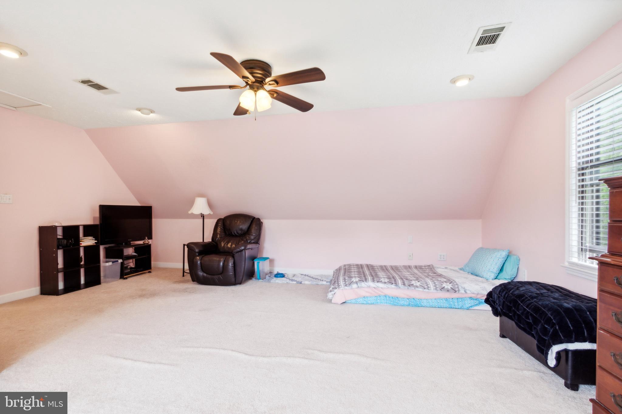 137 Grapevine Ct