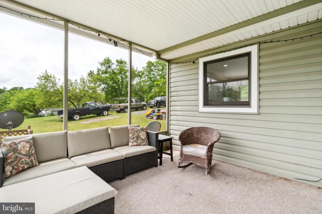 137 Grapevine Ct