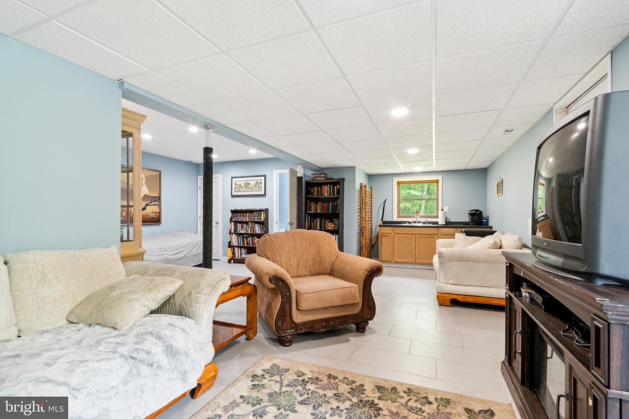 137 Grapevine Ct