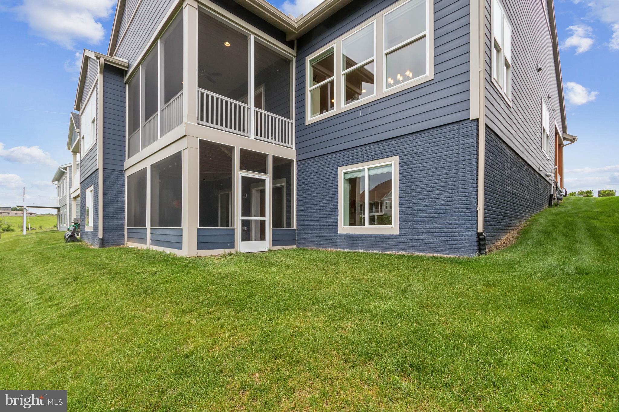 104 Walleye Ct