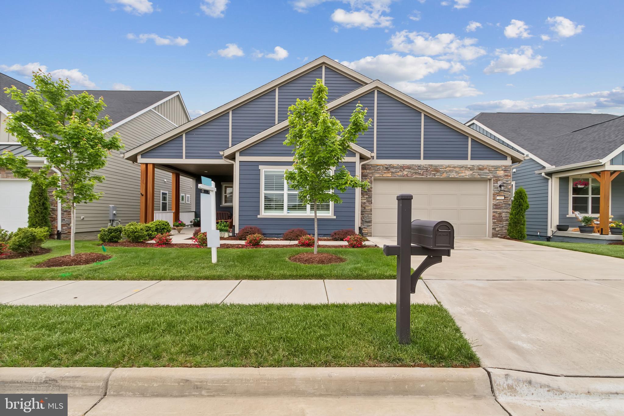 104 Walleye Ct