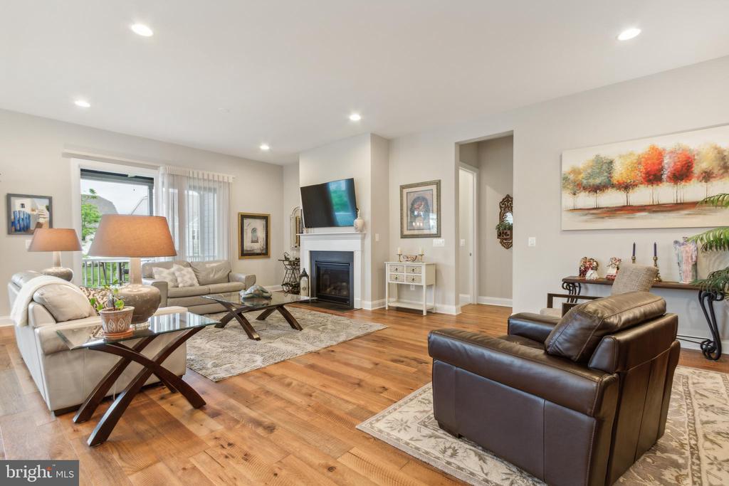 104 Walleye Ct