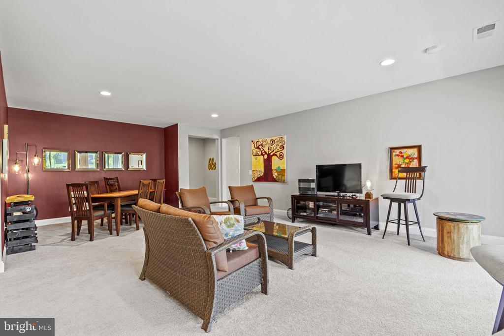 104 Walleye Ct