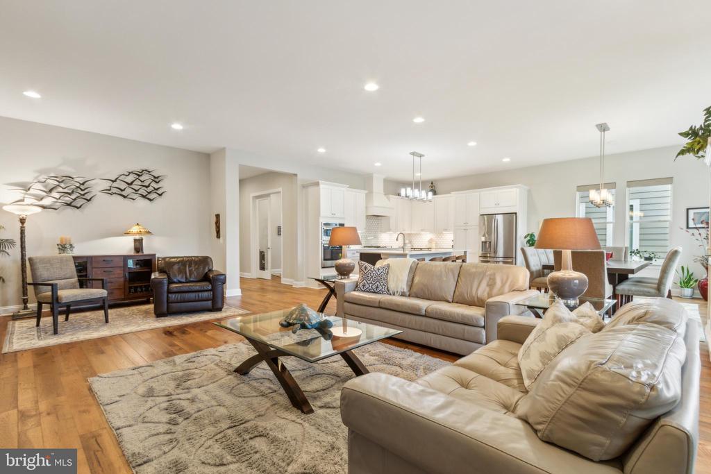 104 Walleye Ct