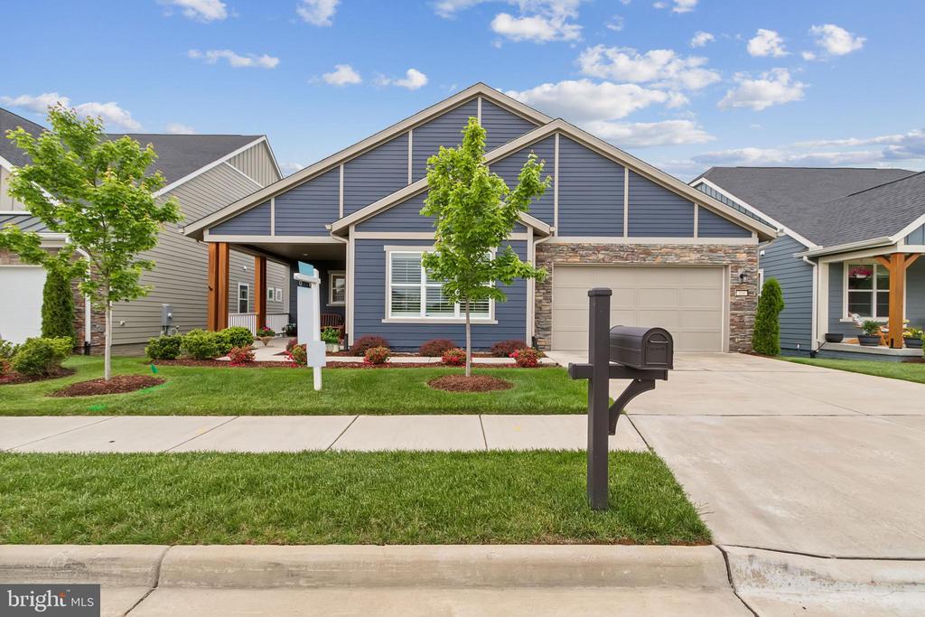 104 Walleye Ct