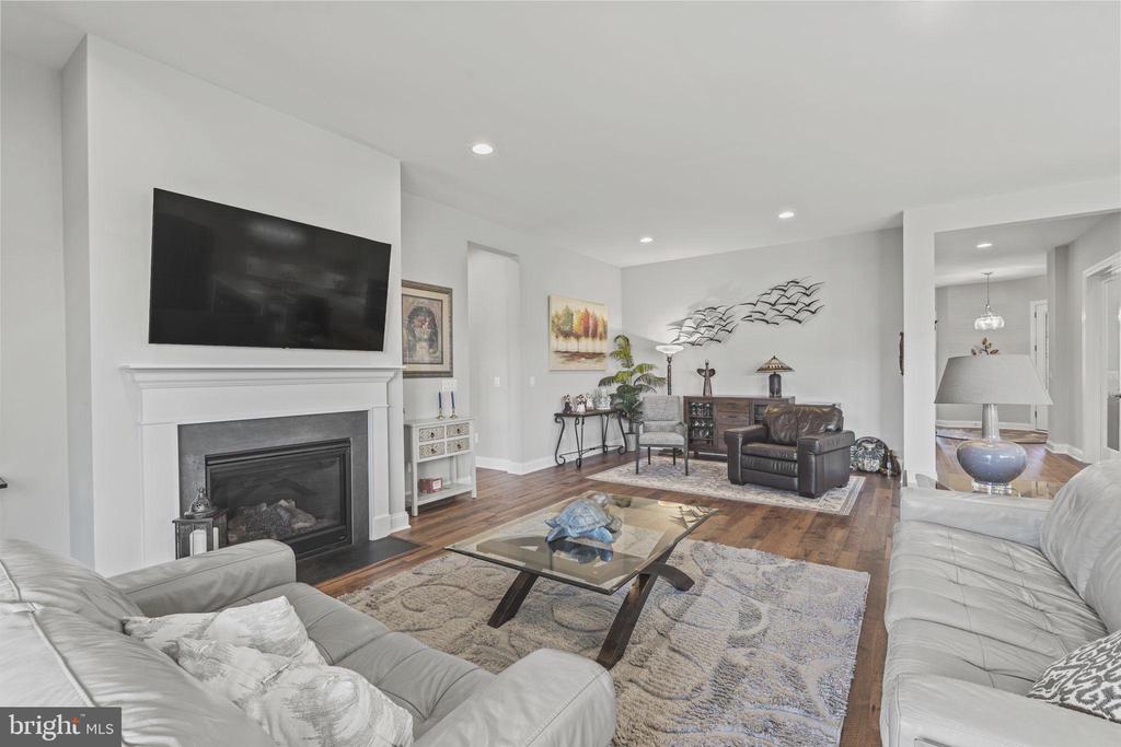 104 Walleye Ct