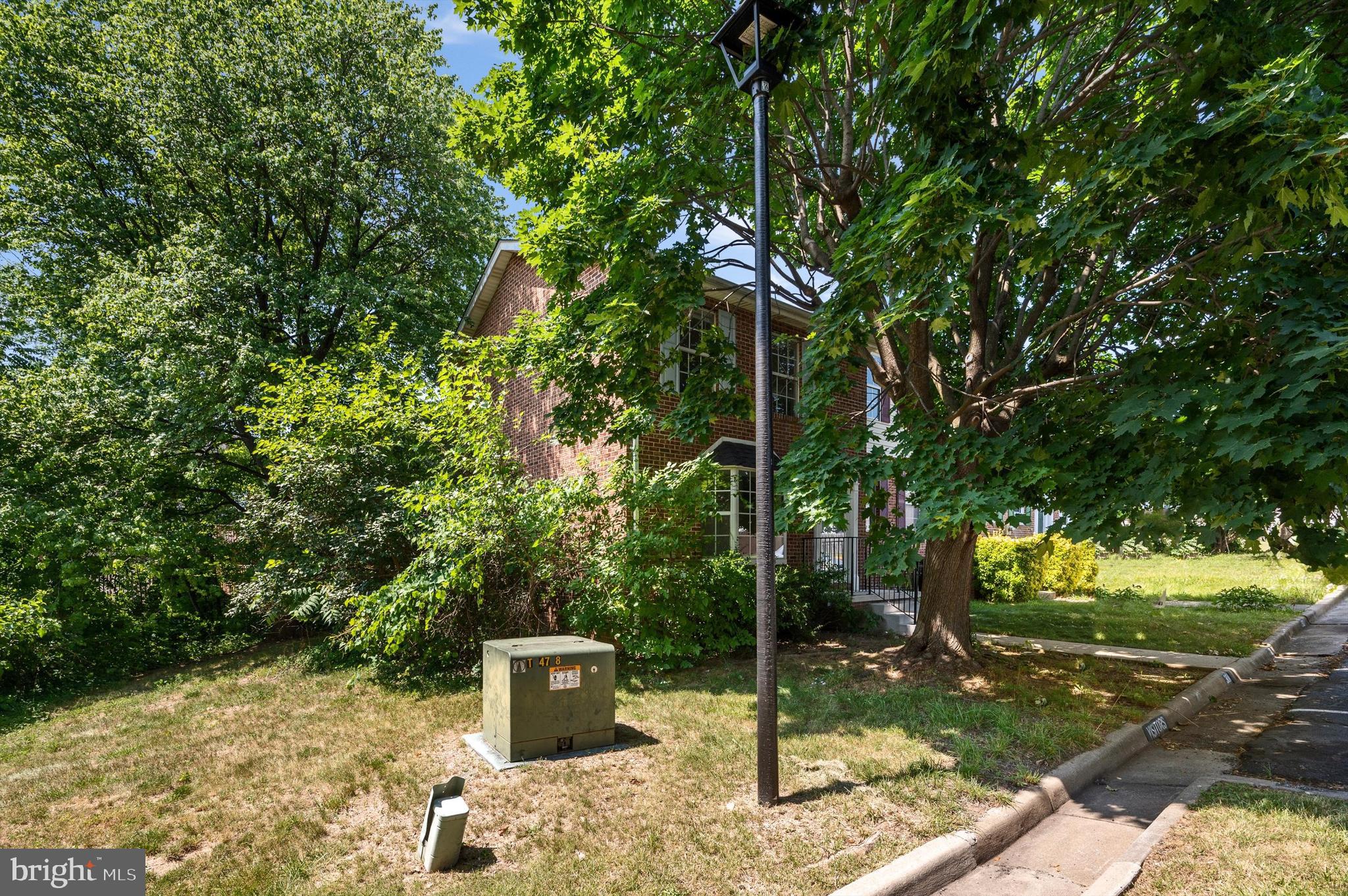 301 Waterford Ln