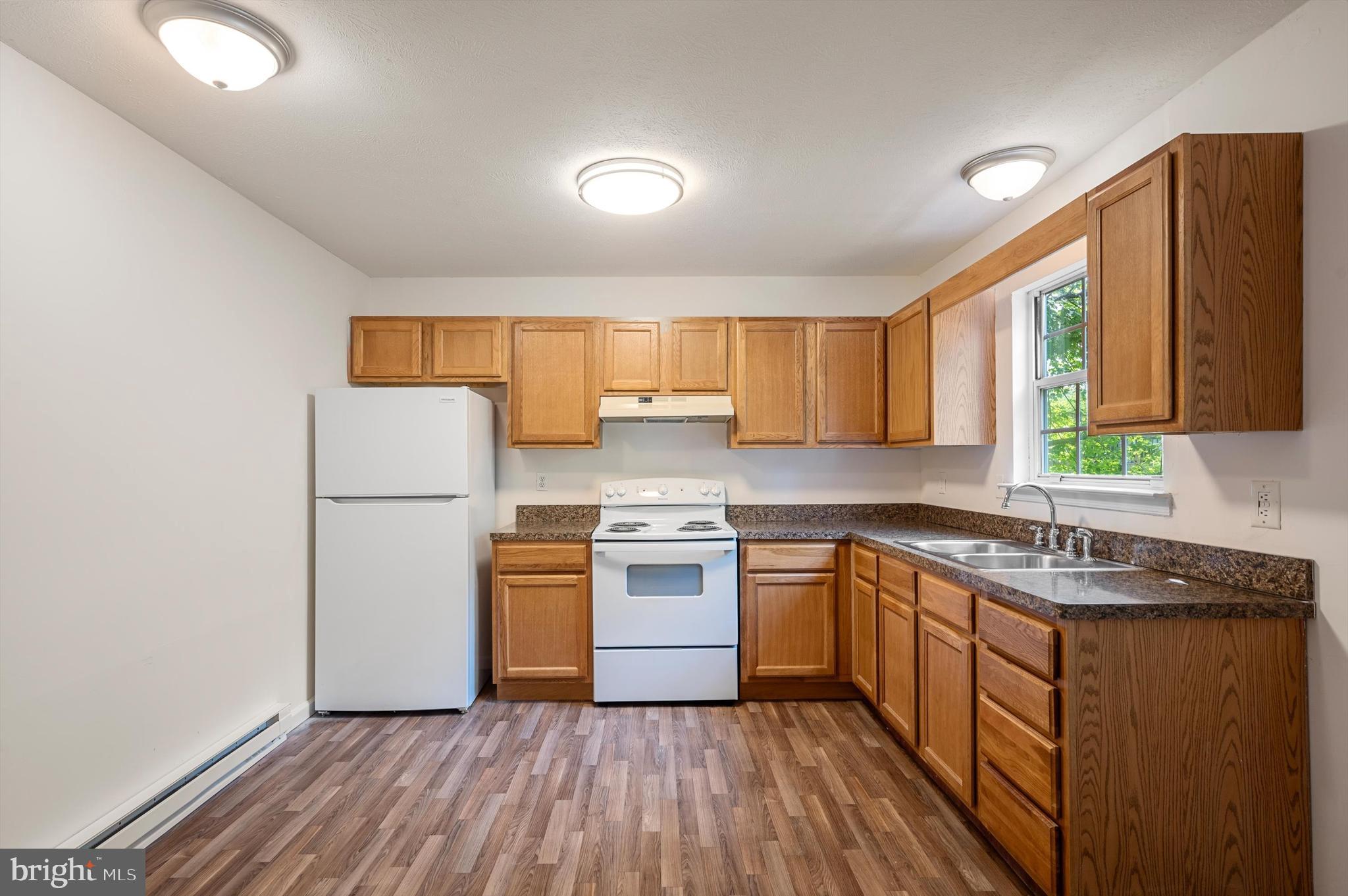 301 Waterford Ln