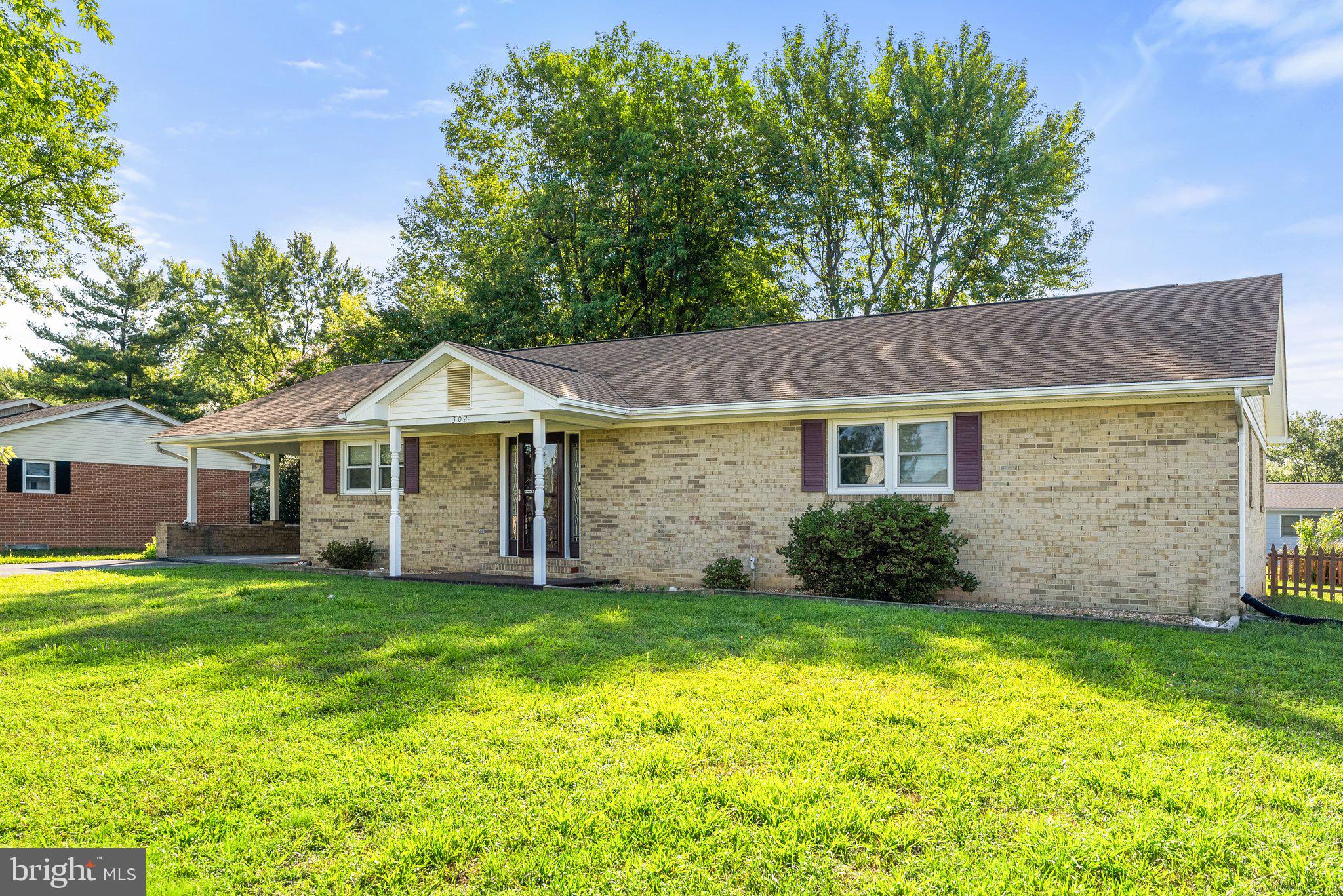 302 Fredericktowne Dr