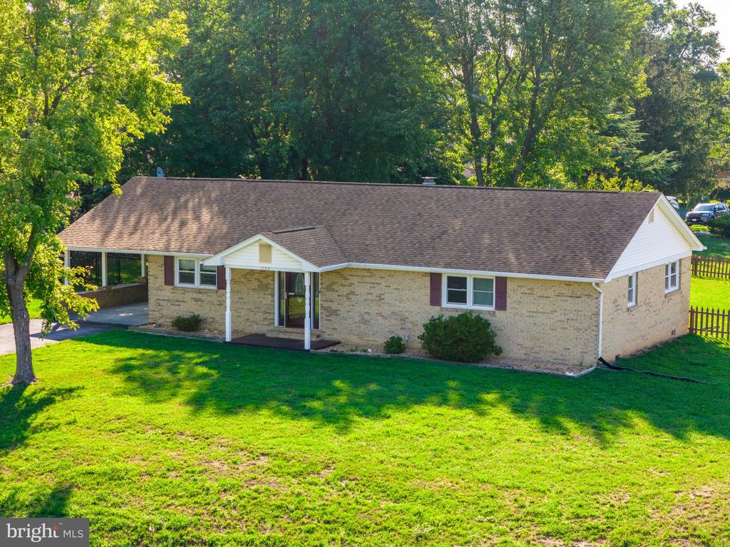 302 Fredericktowne Dr