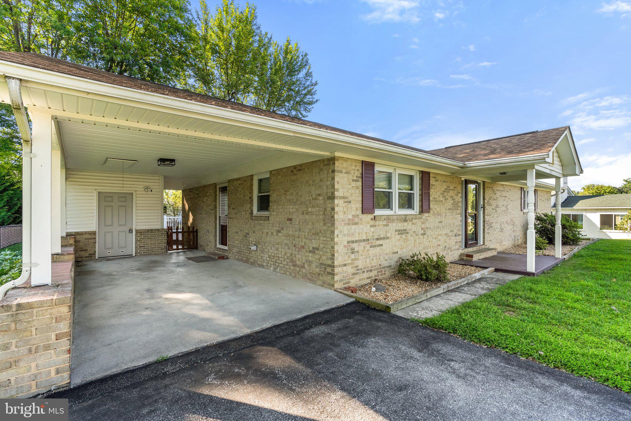 302 Fredericktowne Dr