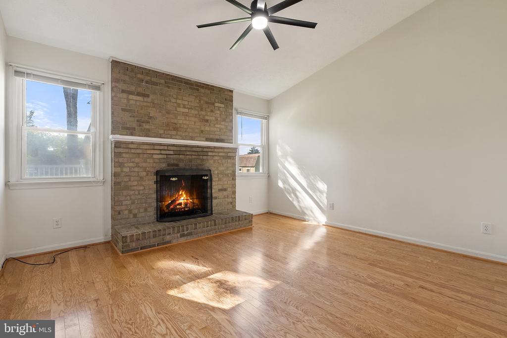 302 Fredericktowne Dr