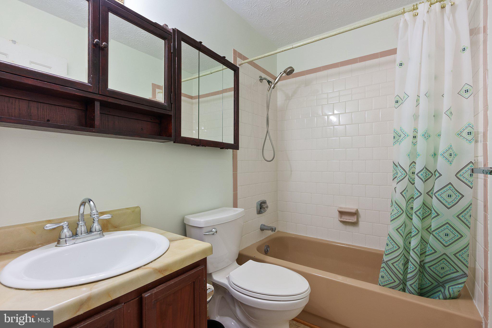 302 Fredericktowne Dr