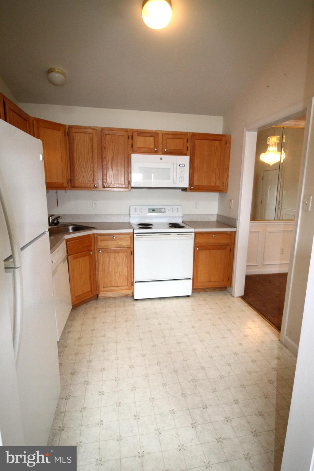 152-10 BROOKLAND CT