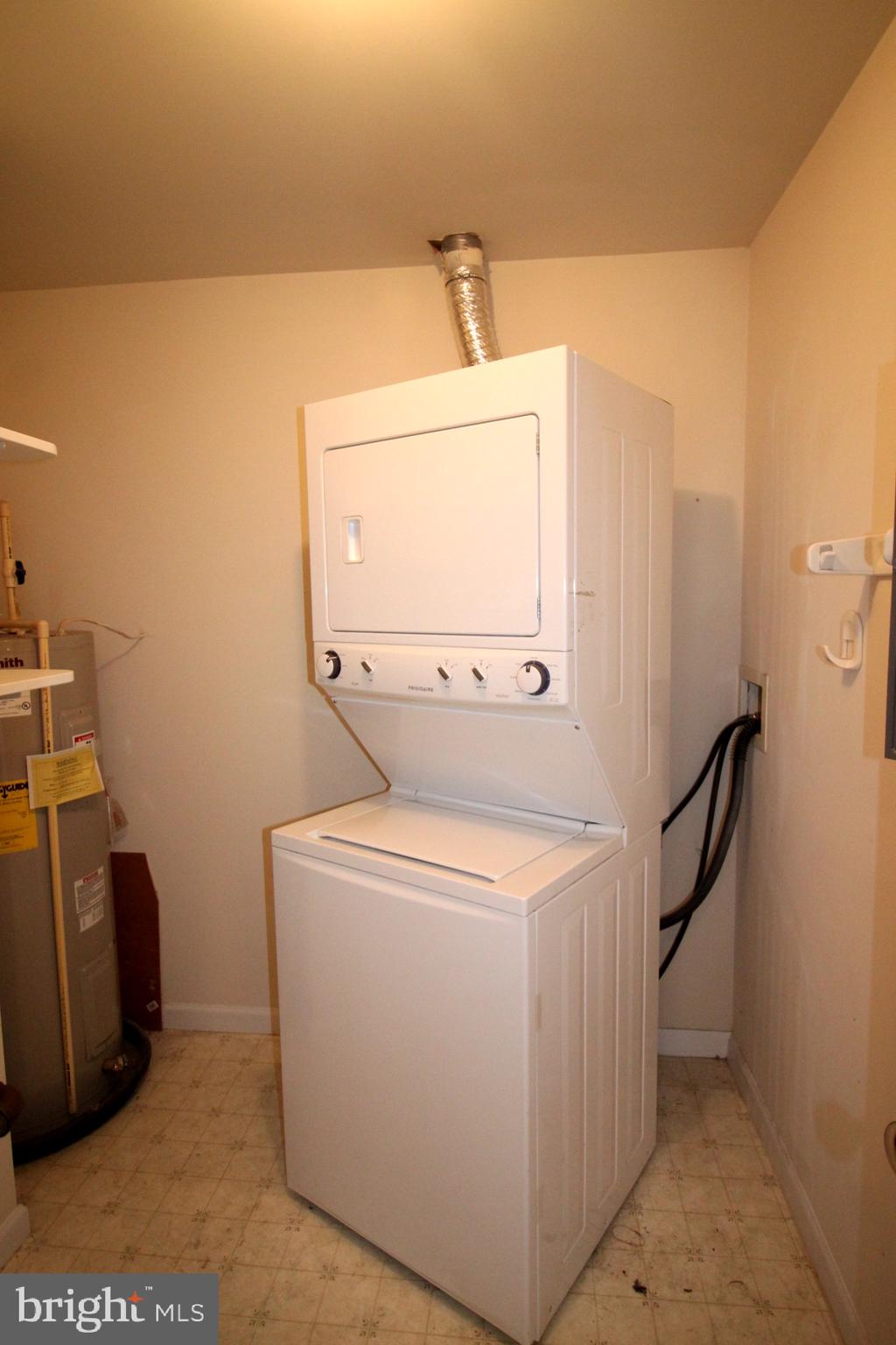 152-10 BROOKLAND CT