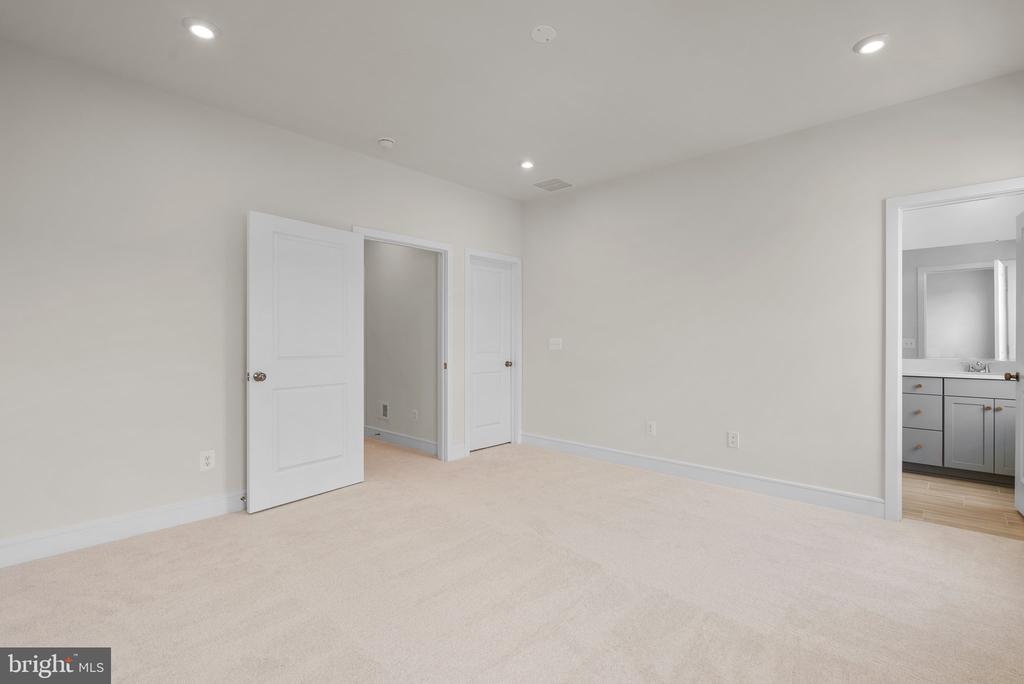 126 Leather Flower Dr
