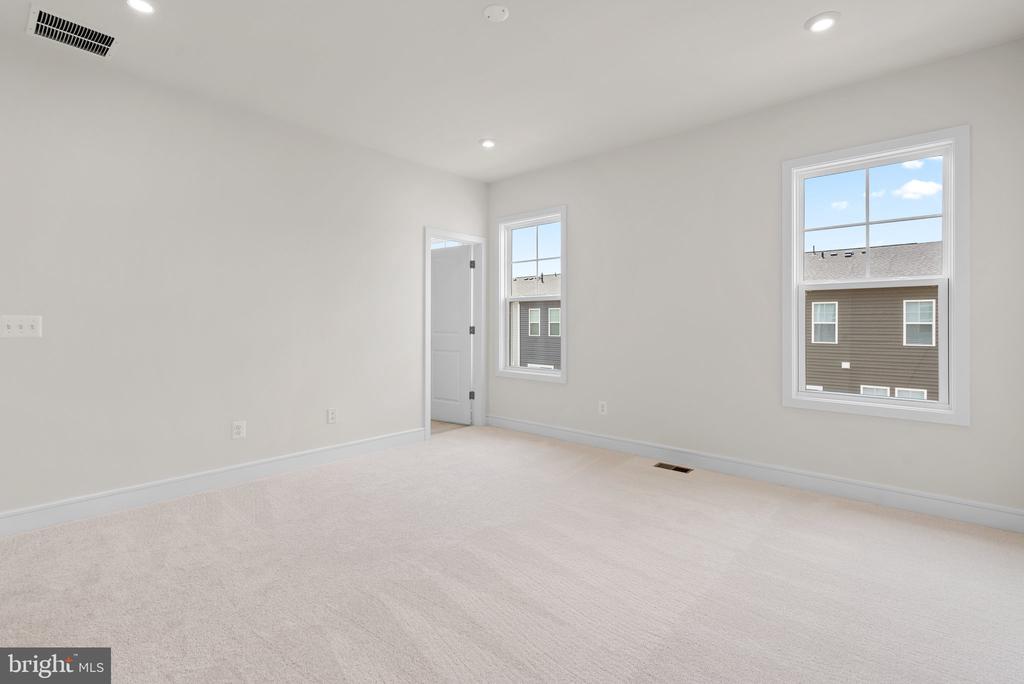 126 Leather Flower Dr