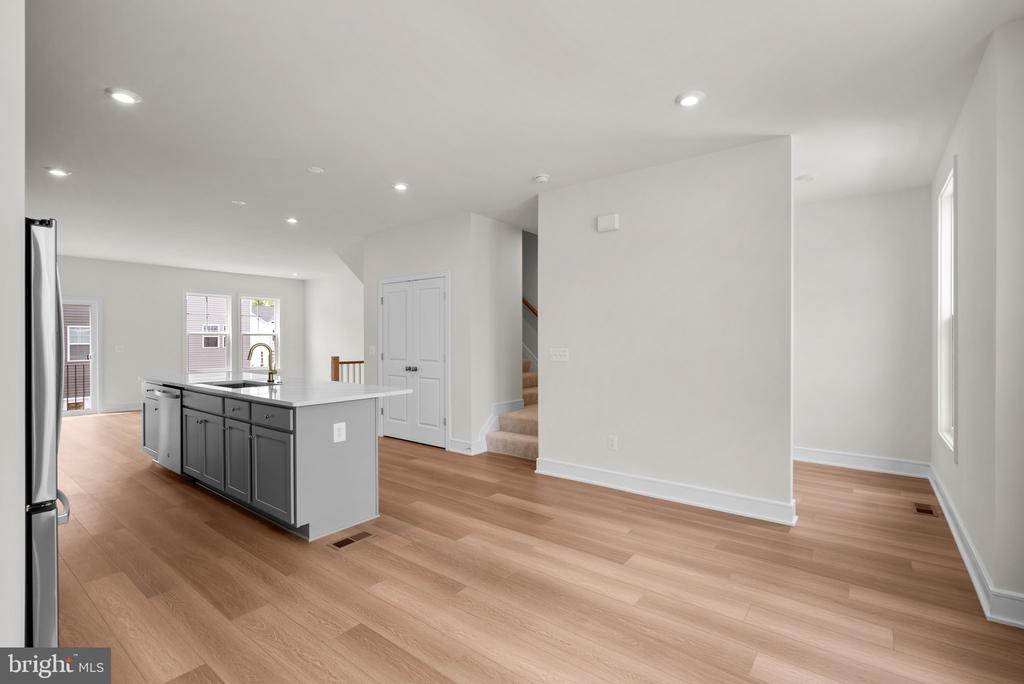 126 Leather Flower Dr