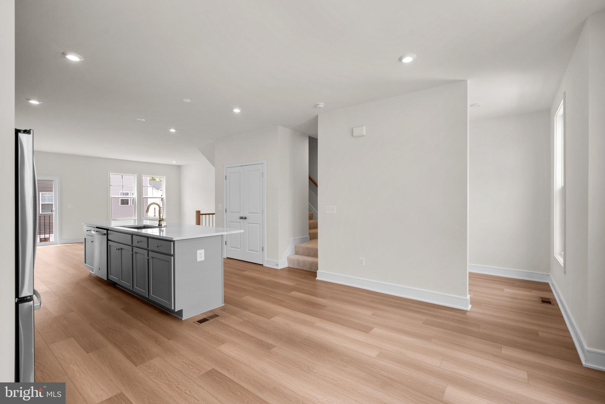 126 Leather Flower Dr