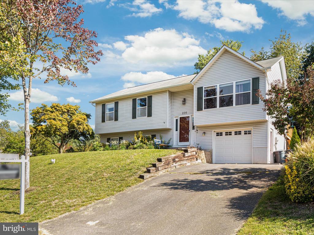 206 PEMBRIDGE DR