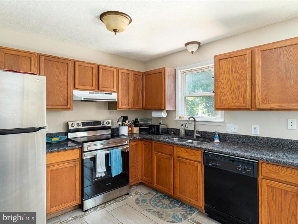 206 PEMBRIDGE DR