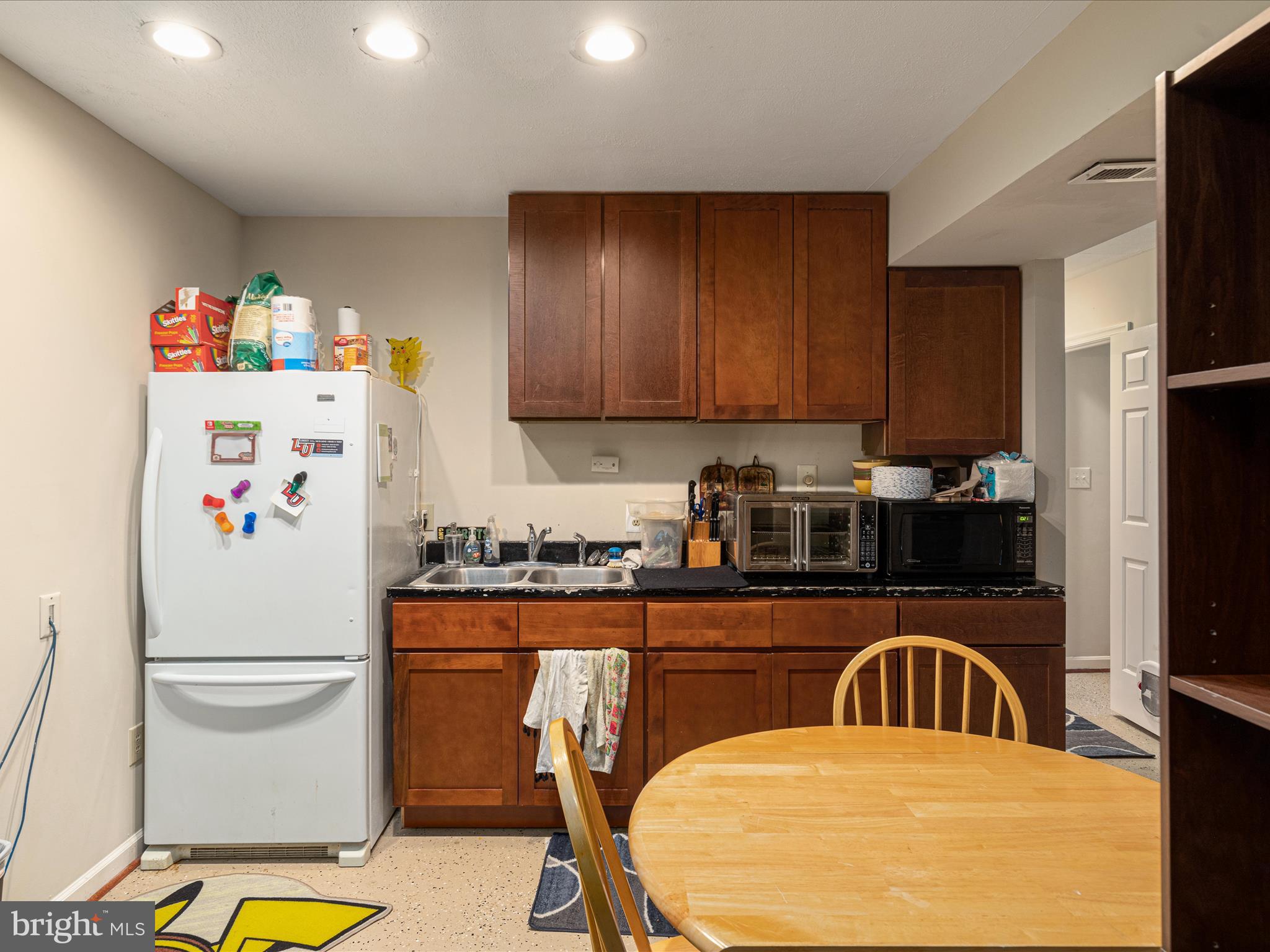 206 PEMBRIDGE DR