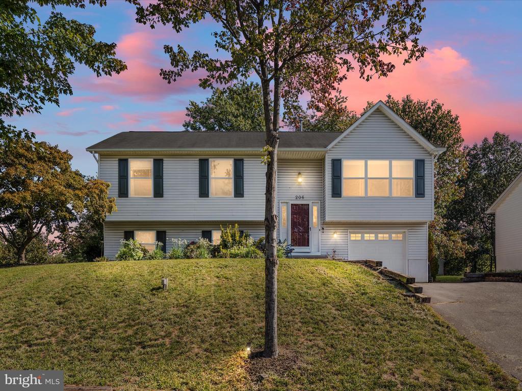 206 PEMBRIDGE DR
