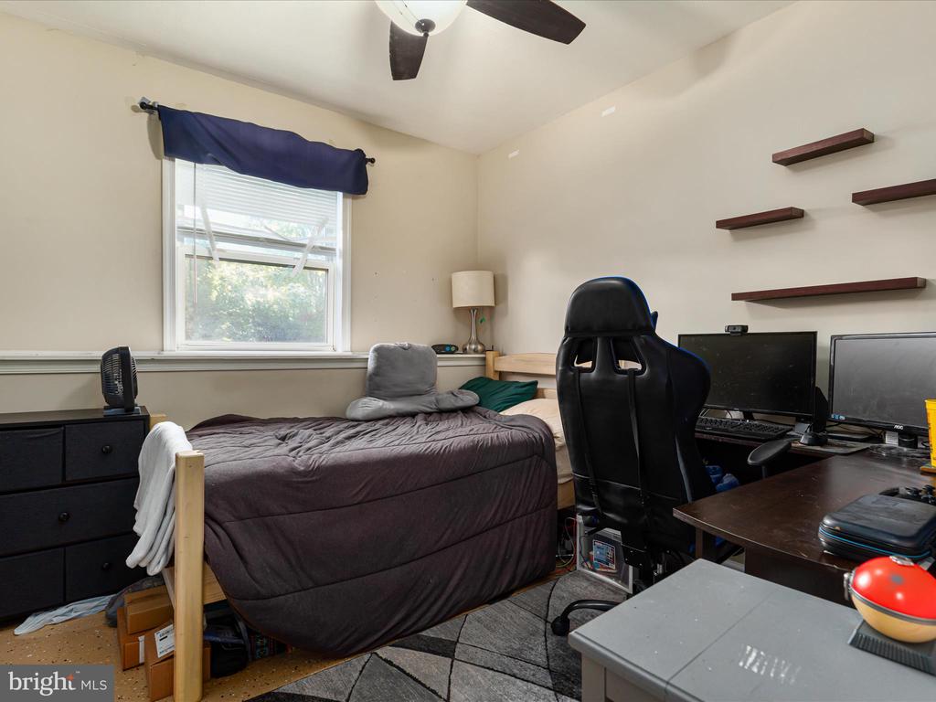 206 PEMBRIDGE DR