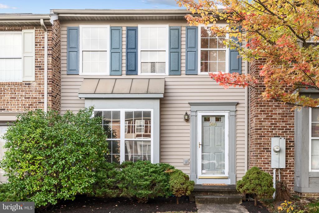 308 Barrington Ln