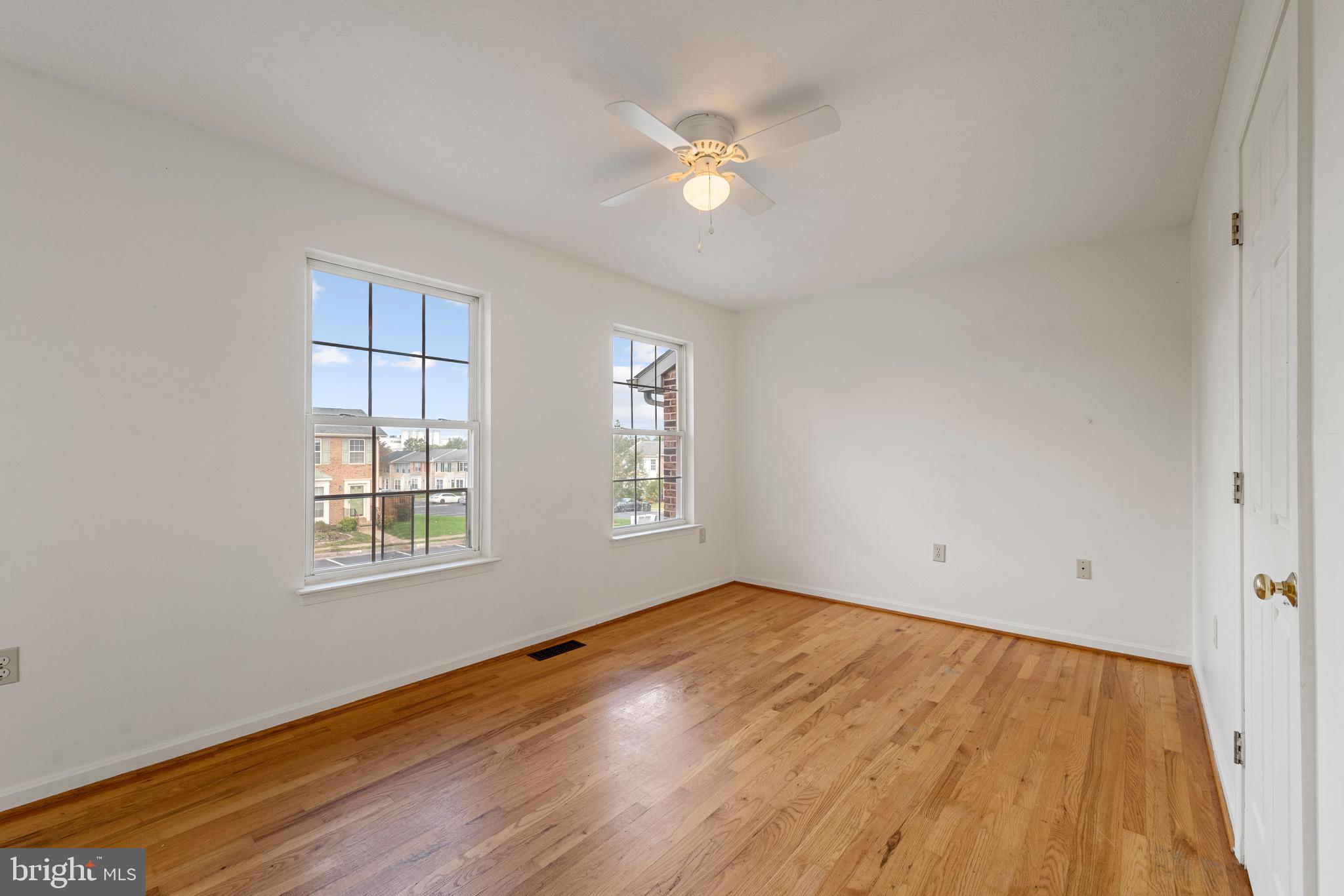 308 Barrington Ln