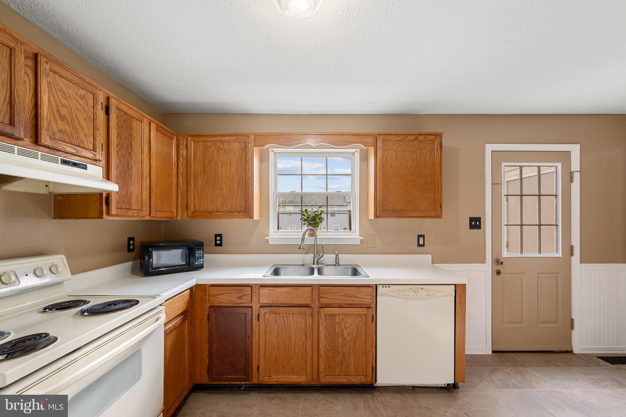308 Barrington Ln