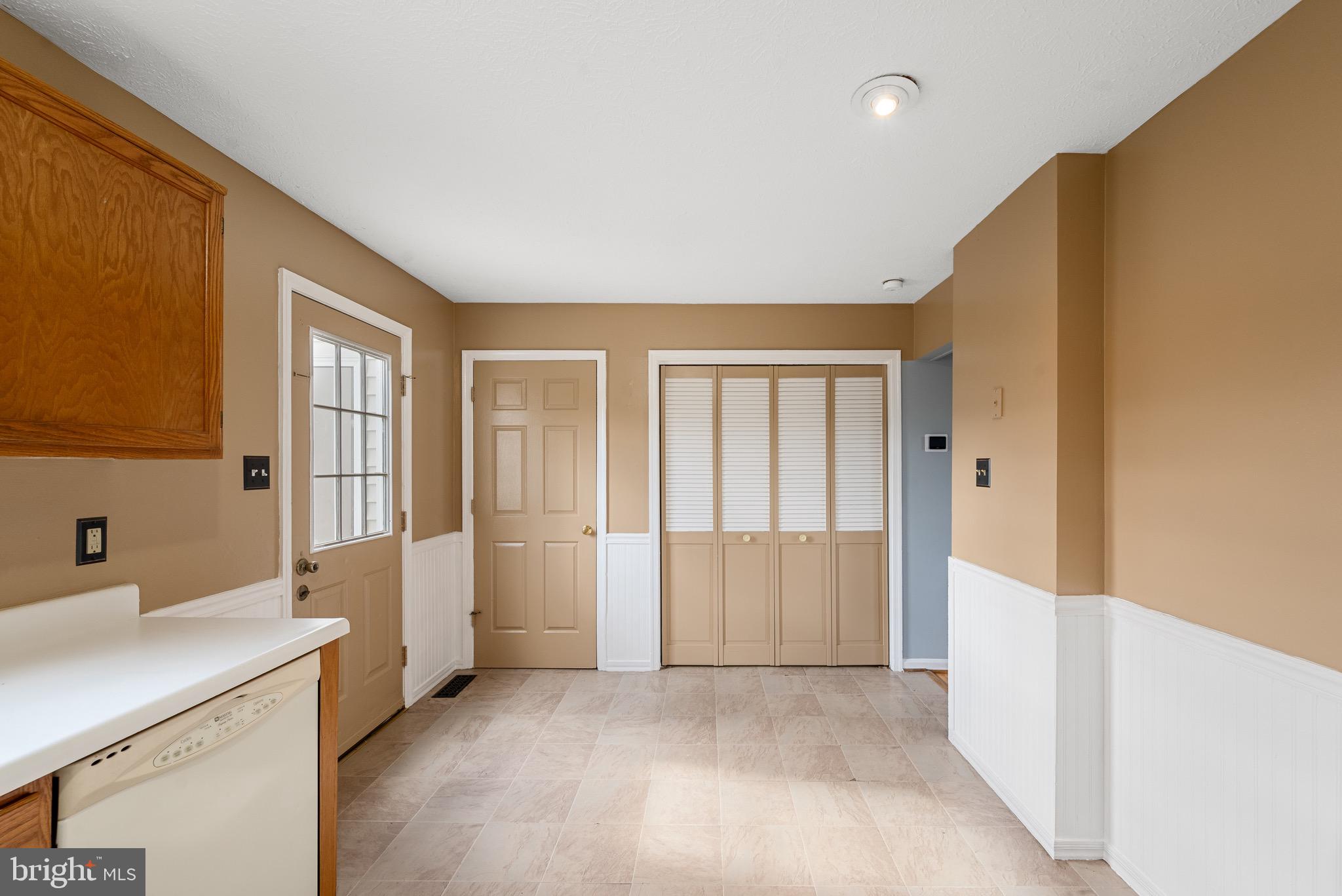 308 Barrington Ln