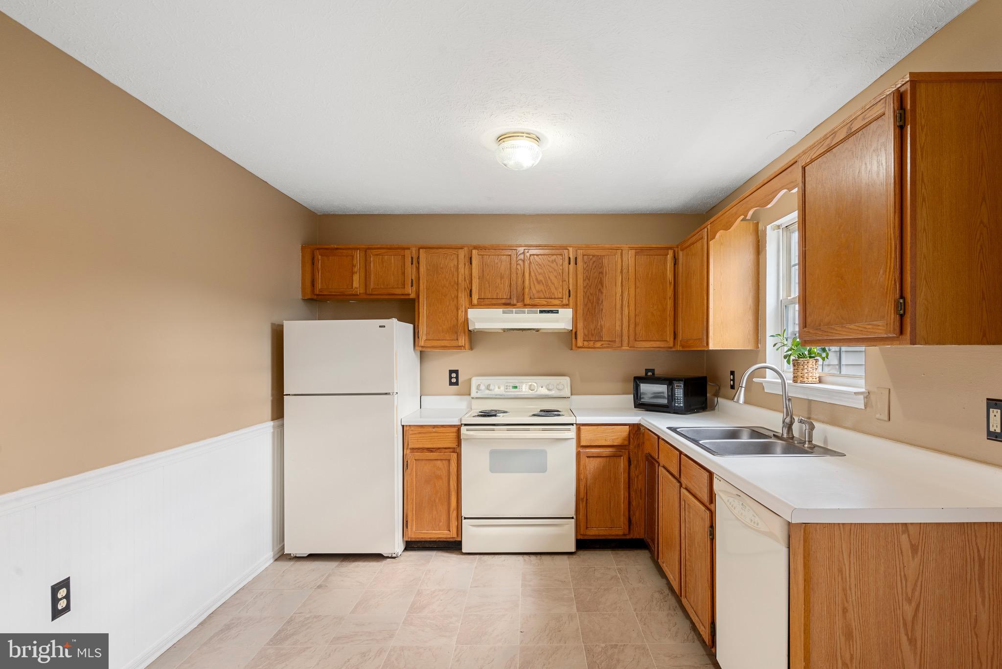 308 Barrington Ln