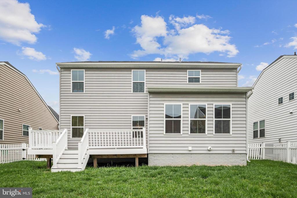 104 IRONWEED DR
